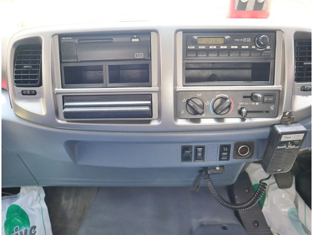 日野レンジャーパッカー車（塵芥車）中型（4t）[写真37]