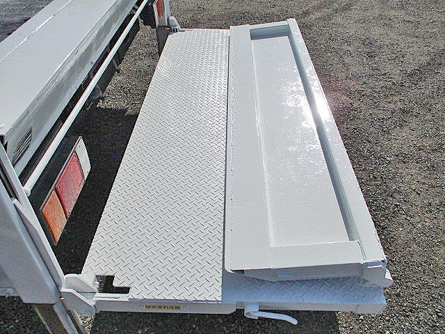 いすゞエルフ平ボディ小型（2t・3t）[写真15]