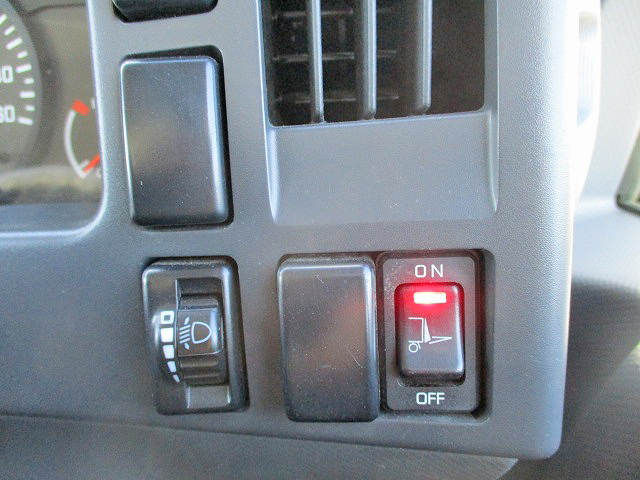 いすゞエルフ平ボディ小型（2t・3t）[写真24]