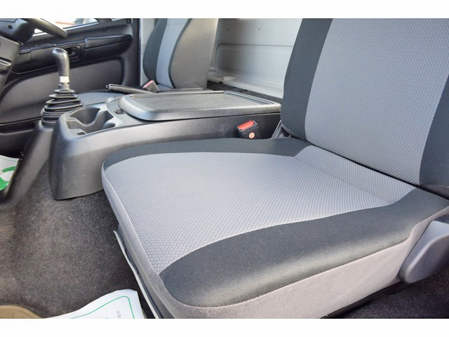 日野レンジャーアルミブロック中型（4t）[写真27]