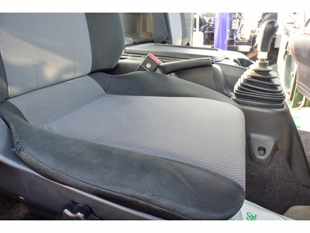 日野レンジャーアルミブロック中型（4t）[写真31]