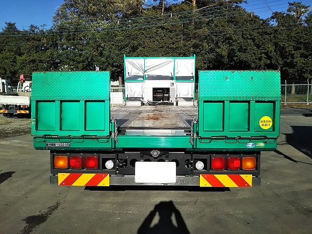 いすゞギガセルフローダー大型（10t）[写真13]