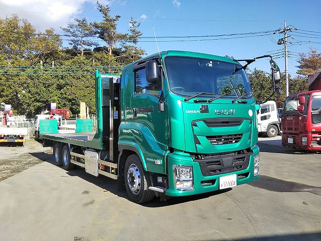 いすゞギガセルフローダー大型（10t）[写真03]