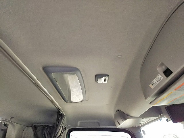 いすゞギガセルフローダー大型（10t）[写真32]