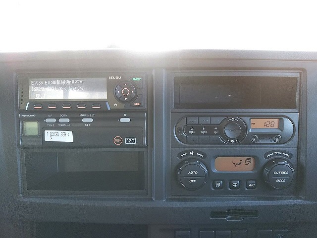 いすゞギガセルフローダー大型（10t）[写真36]