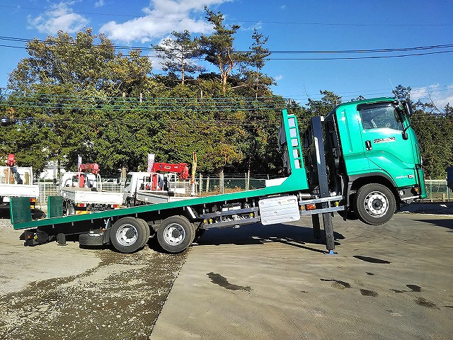 いすゞギガセルフローダー大型（10t）[写真09]