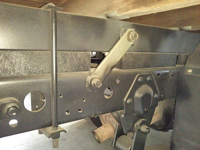 いすゞエルフ平ボディ小型（2t・3t）[写真13]