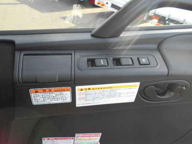 三菱ふそうスーパーグレートセルフクレーン4段大型（10t）[写真22]