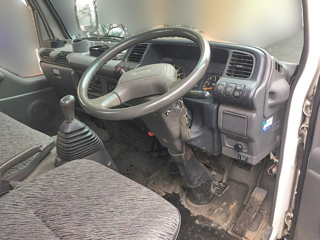 いすゞエルフ平ボディ小型（2t・3t）[写真13]