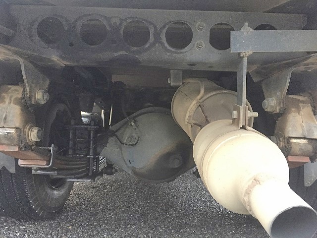 いすゞエルフ平ボディ小型（2t・3t）[写真09]