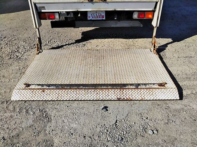 三菱ふそうキャンターアルミバン小型（2t・3t）[写真11]