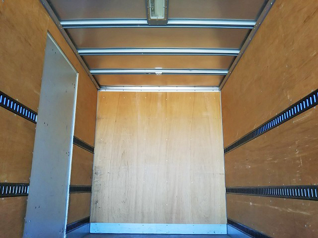 三菱ふそうキャンターアルミバン小型（2t・3t）[写真18]