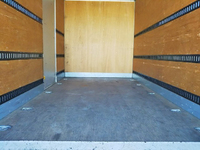 三菱ふそうキャンターアルミバン小型（2t・3t）[写真19]