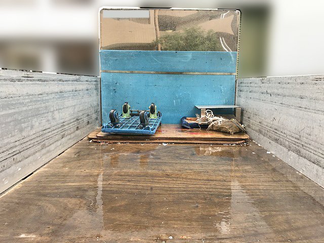 三菱ふそうキャンターアルミブロック小型（2t・3t）[写真12]