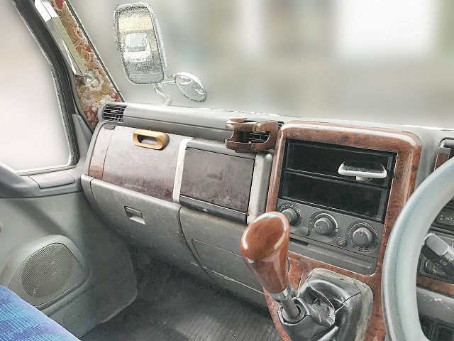 三菱ふそうキャンターアルミブロック小型（2t・3t）[写真19]