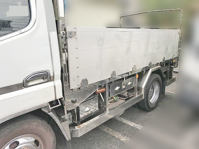 三菱ふそうキャンターアルミブロック小型（2t・3t）[写真06]