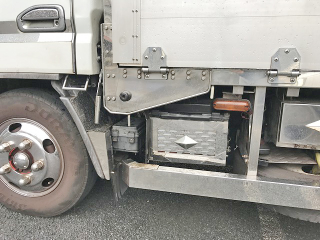 三菱ふそうキャンターアルミブロック小型（2t・3t）[写真08]