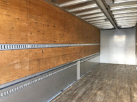 いすゞギガアルミウイング大型（10t）[写真10]