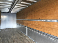 いすゞギガアルミウイング大型（10t）[写真11]