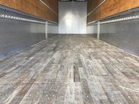 いすゞギガアルミウイング大型（10t）[写真13]