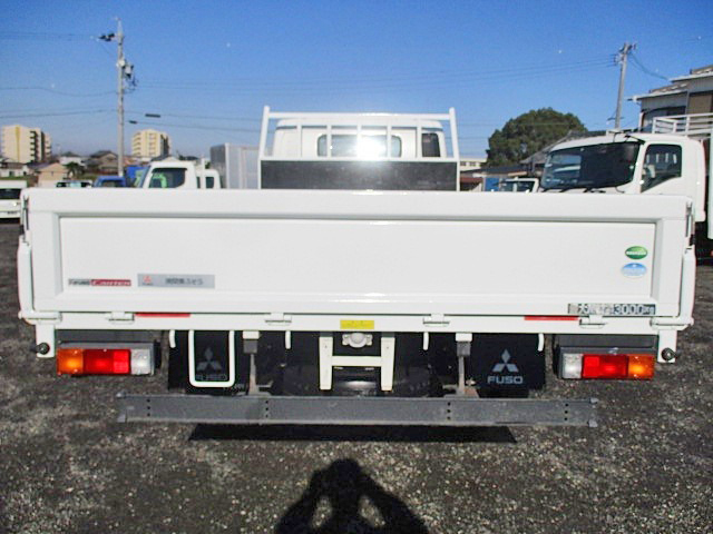 三菱ふそうキャンター平ボディ小型（2t・3t）[写真10]
