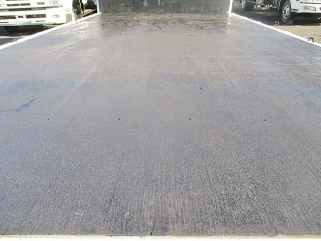 三菱ふそうキャンター平ボディ小型（2t・3t）[写真12]