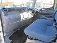 三菱ふそうキャンター平ボディ小型（2t・3t）[写真21]