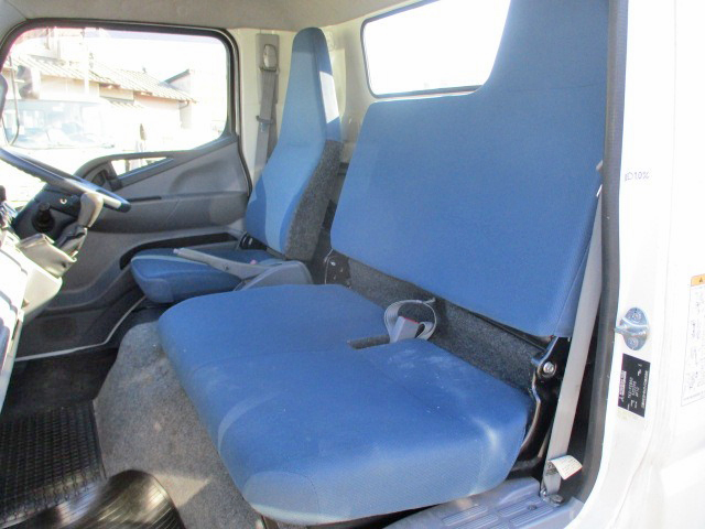 三菱ふそうキャンター平ボディ小型（2t・3t）[写真22]