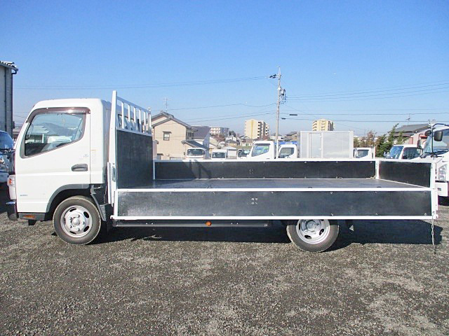 三菱ふそうキャンター平ボディ小型（2t・3t）[写真07]