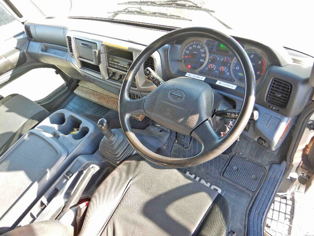 日野レンジャーパネルウイング中型（4t）[写真18]