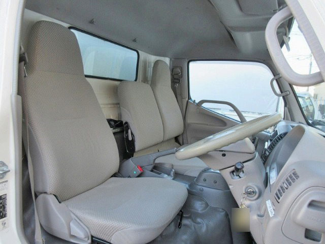 トヨタダイナパネルウイング小型（2t・3t）[写真24]