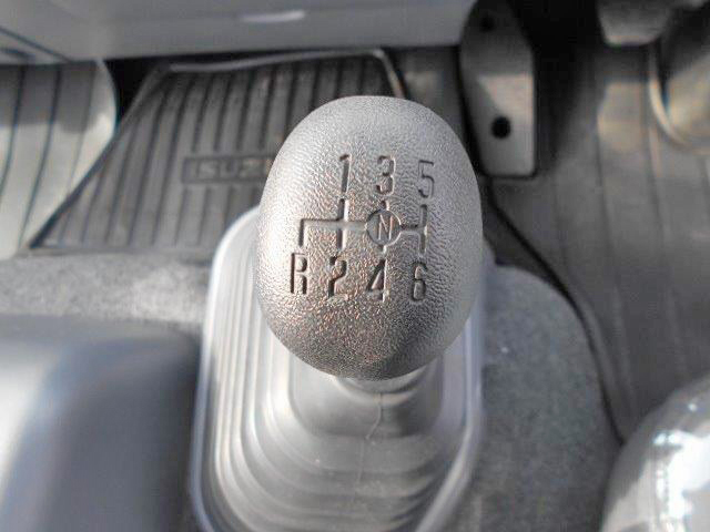 いすゞフォワードセルフクレーン4段中型（4t）[写真30]