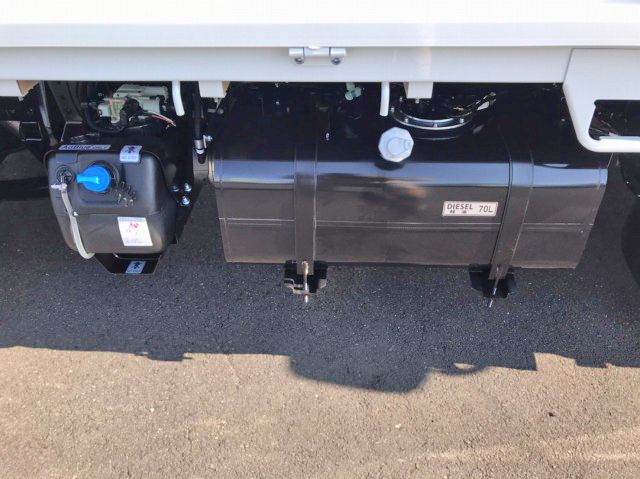 三菱ふそうキャンター平ボディ小型（2t・3t）[写真15]