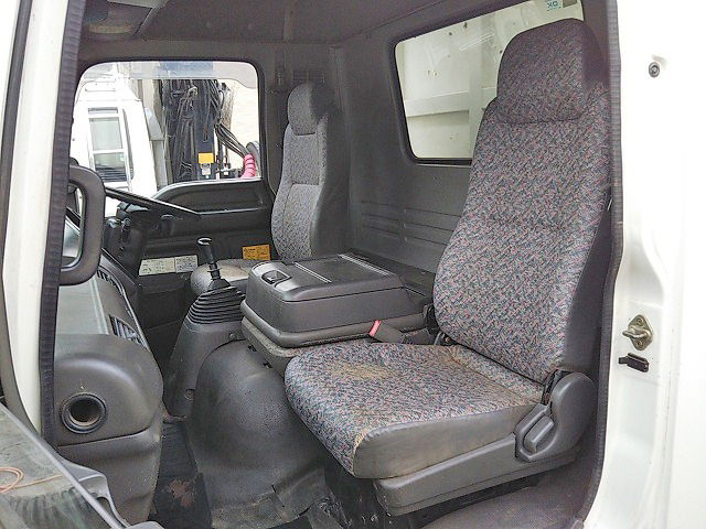 いすゞフォワード深ダンプ（土砂禁ダンプ）中型（4t）[写真32]