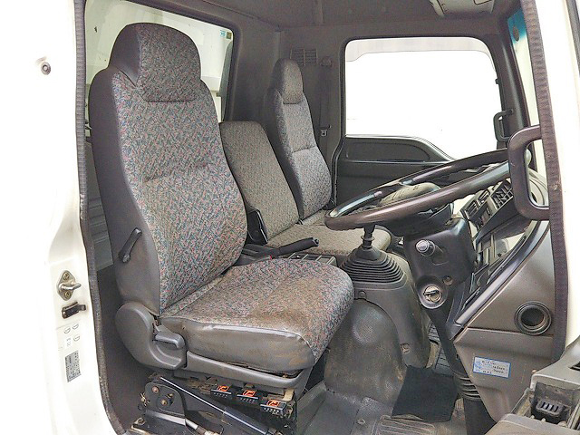 いすゞフォワード深ダンプ（土砂禁ダンプ）中型（4t）[写真34]