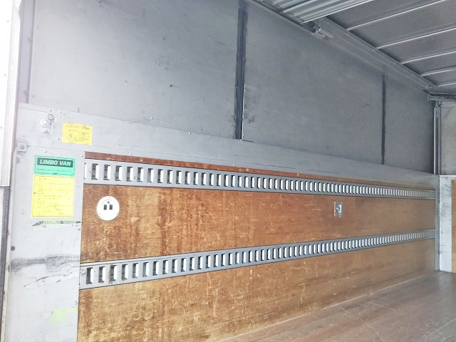 三菱ふそうキャンターアルミバン小型（2t・3t）[写真13]