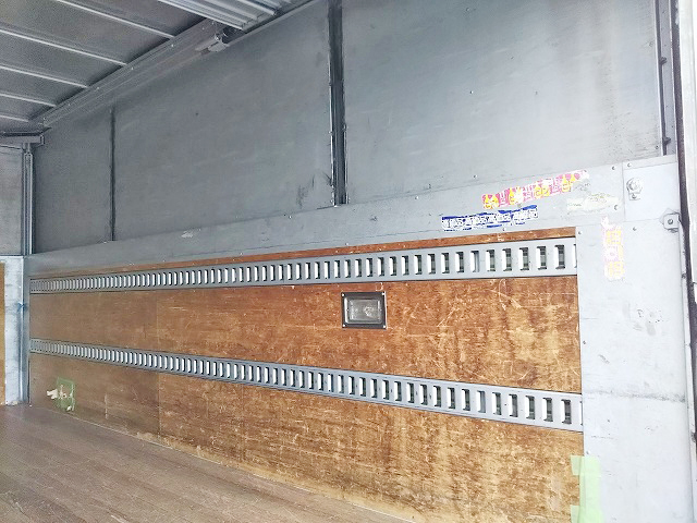 三菱ふそうキャンターアルミバン小型（2t・3t）[写真14]