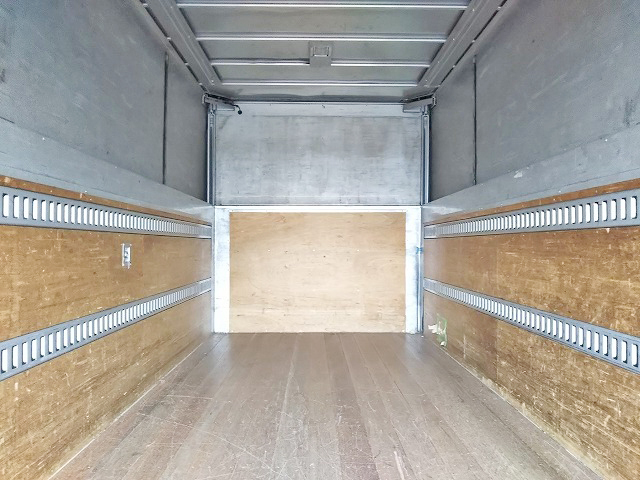 三菱ふそうキャンターアルミバン小型（2t・3t）[写真15]