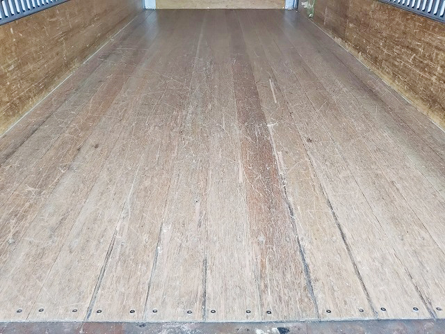 三菱ふそうキャンターアルミバン小型（2t・3t）[写真16]