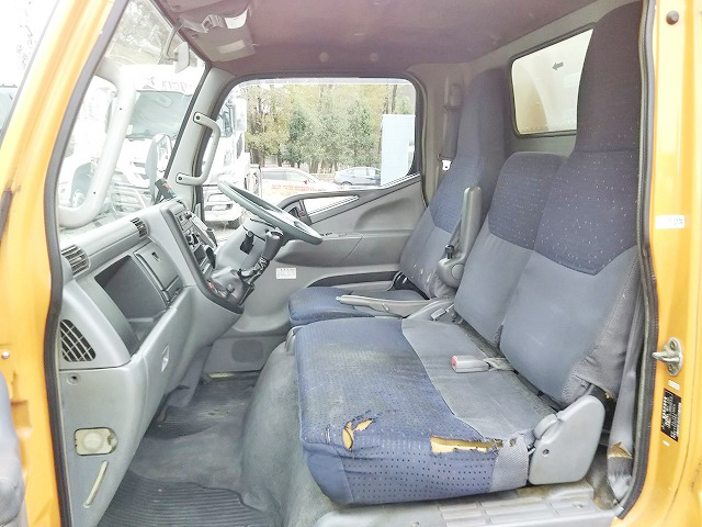 三菱ふそうキャンターアルミバン小型（2t・3t）[写真29]