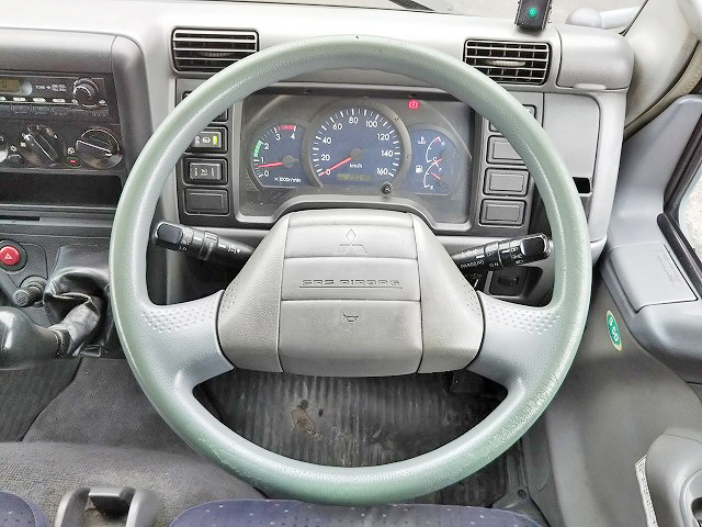 三菱ふそうキャンターアルミバン小型（2t・3t）[写真33]