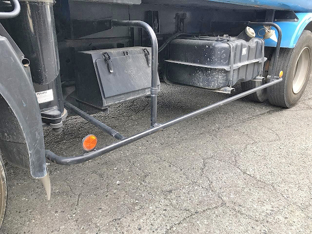 いすゞフォワードパッカー車（塵芥車）中型（4t）[写真16]