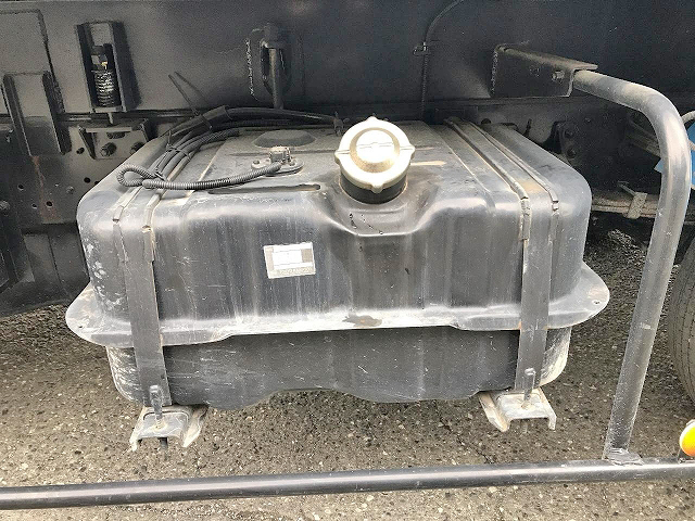 いすゞフォワードパッカー車（塵芥車）中型（4t）[写真18]