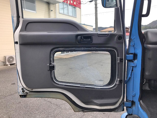 いすゞフォワードパッカー車（塵芥車）中型（4t）[写真27]