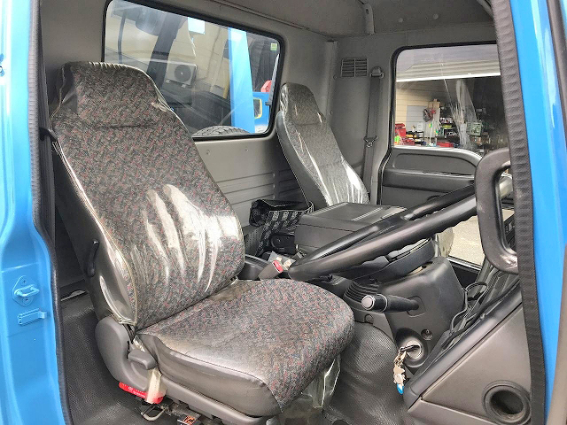 いすゞフォワードパッカー車（塵芥車）中型（4t）[写真30]