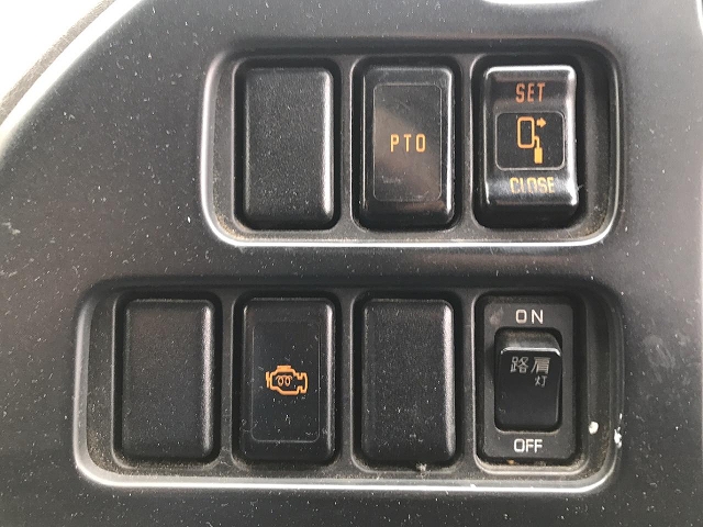 いすゞフォワードパッカー車（塵芥車）中型（4t）[写真32]