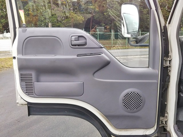 いすゞエルフアルミバン小型（2t・3t）[写真29]