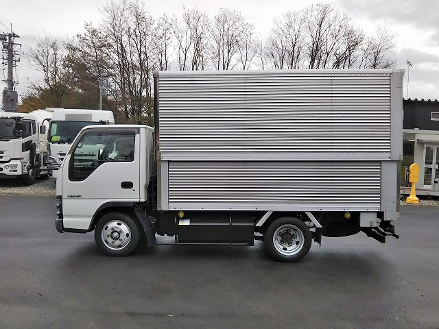 いすゞエルフアルミバン小型（2t・3t）[写真05]