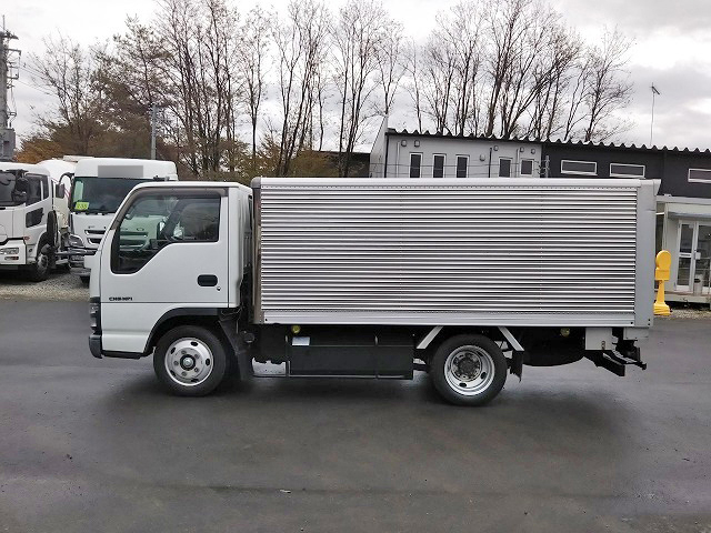 いすゞエルフアルミバン小型（2t・3t）[写真06]