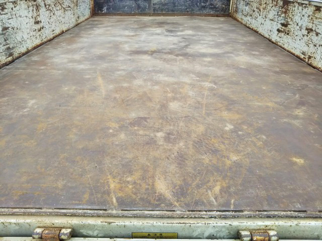 三菱ふそうキャンタークレーン6段小型（2t・3t）[写真12]